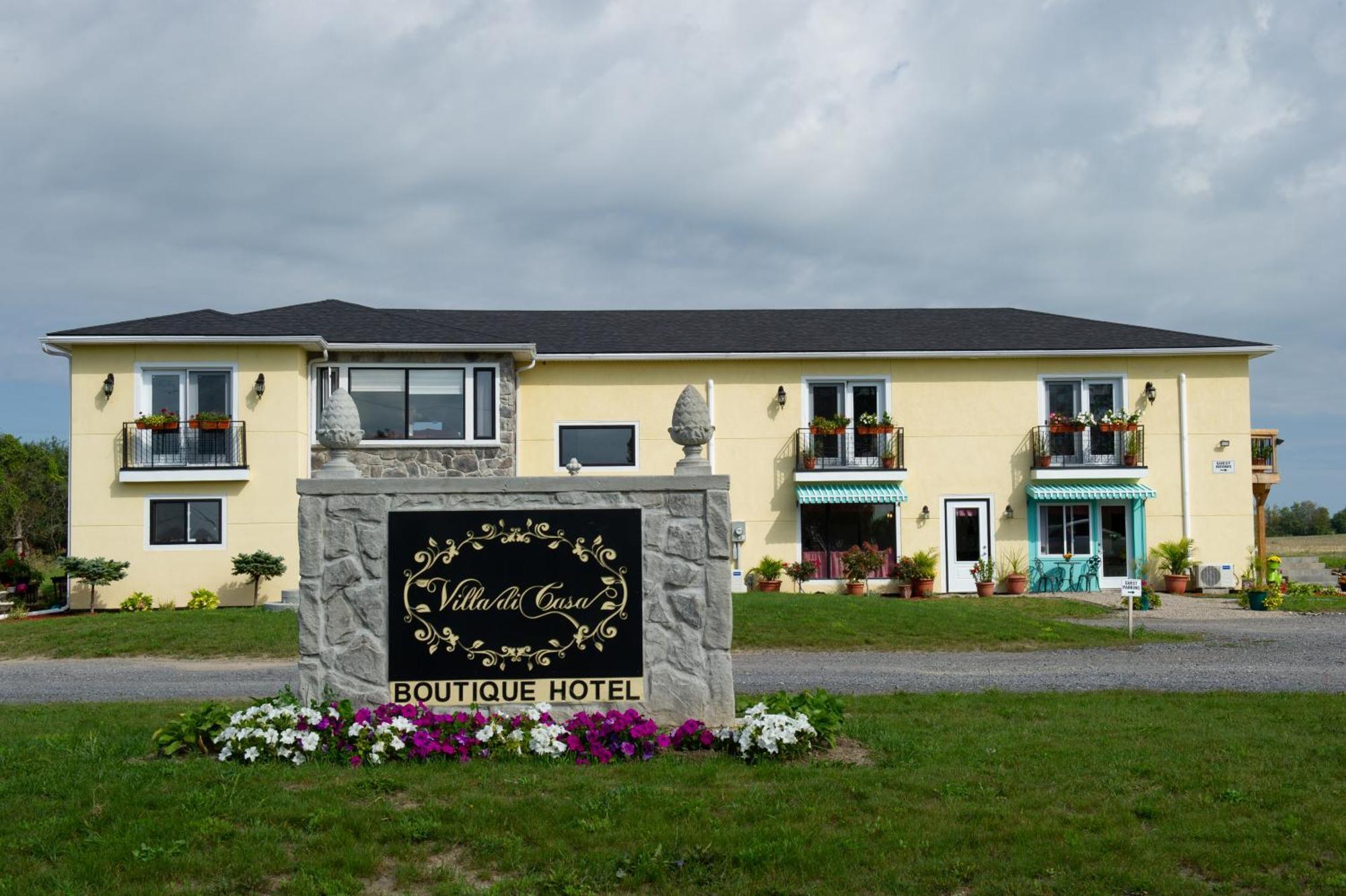Villa Di Casa - Boutique Hotel Уелингтън Екстериор снимка